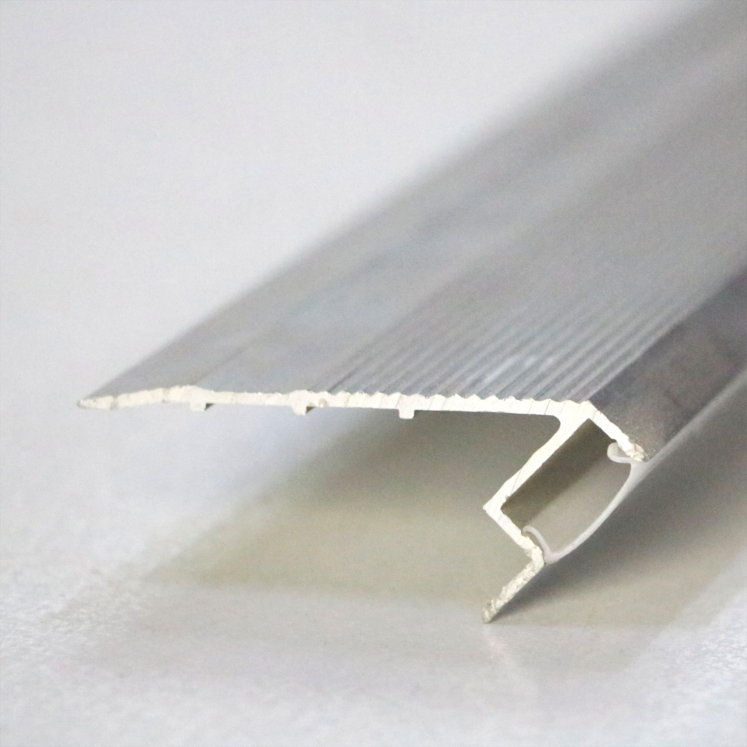 نقره ای.jpg482025_06_01